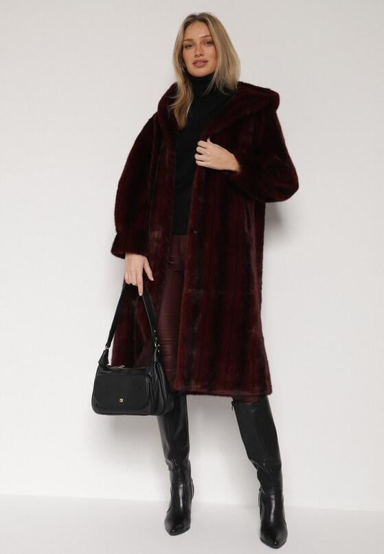 Bordowy Płaszcz Futerko w Pionowy Wzór z Kapturem Cahroris 2