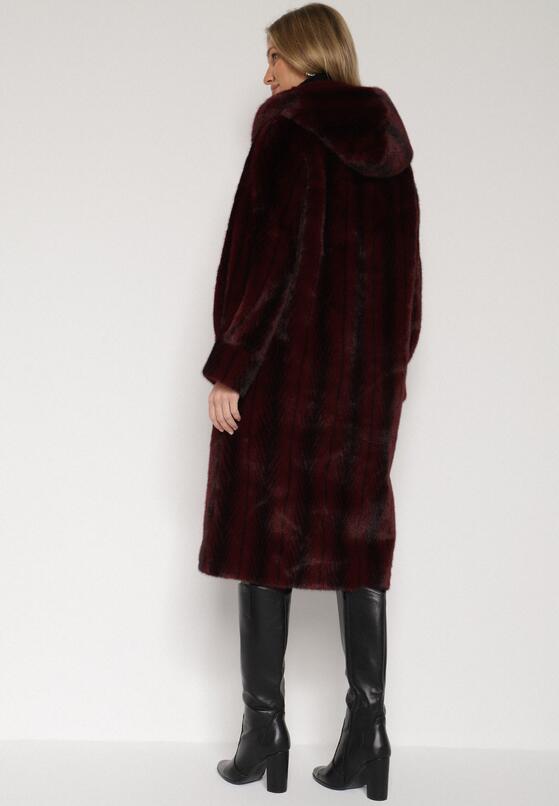 Bordowy Płaszcz Futerko w Pionowy Wzór z Kapturem Cahroris 3