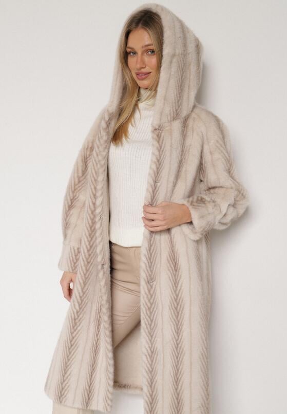 Jasnobeżowy Płaszcz Futerko w Pionowy Wzór z Kapturem Cahroris 4