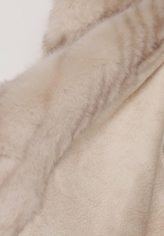 Jasnobeżowy Płaszcz Futerko w Pionowy Wzór z Kapturem Cahroris 5