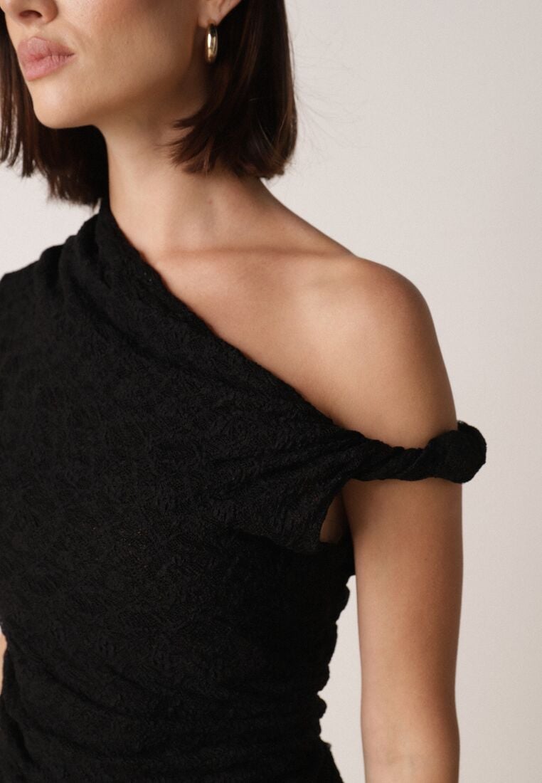 Czarna Koronkowa Bluzka o Asymetrycznym Kroju na Jedno Ramię Nerasos 5