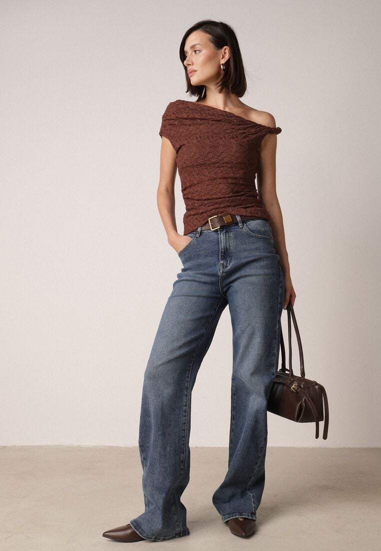 Brązowa Koronkowa Bluzka o Asymetrycznym Kroju na Jedno Ramię Nerasos 2