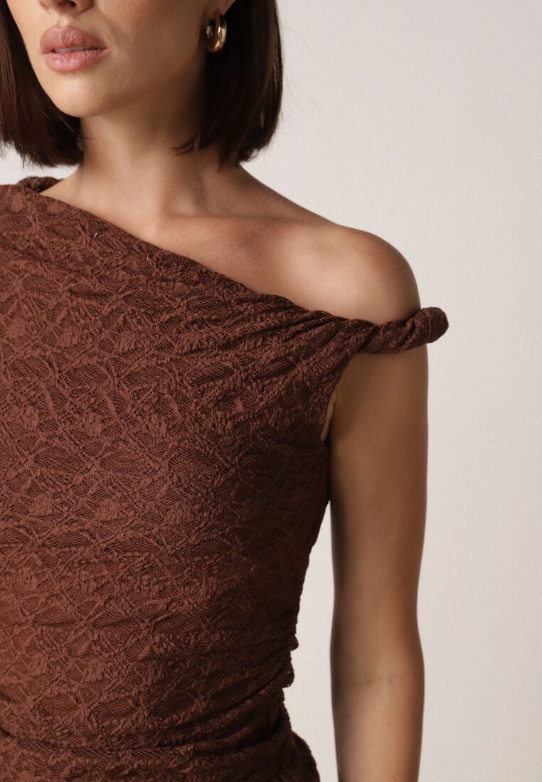 Brązowa Koronkowa Bluzka o Asymetrycznym Kroju na Jedno Ramię Nerasos 5