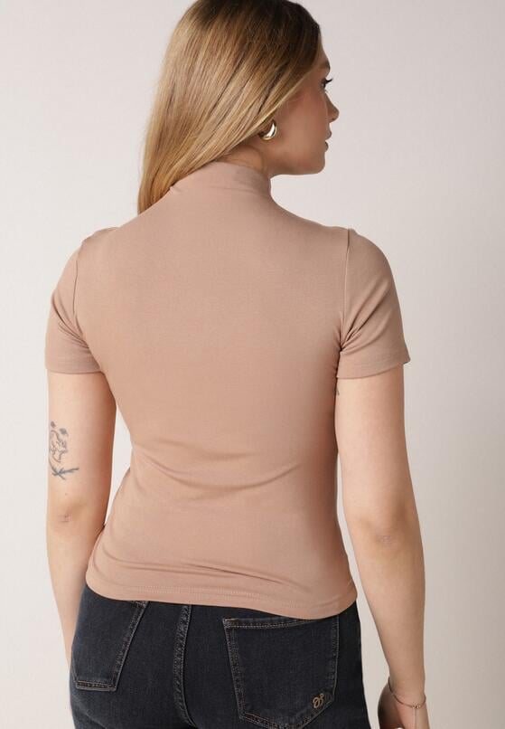 Beżowy Dopasowany T-shirt z Wiskozy z Golfem Isovera 3