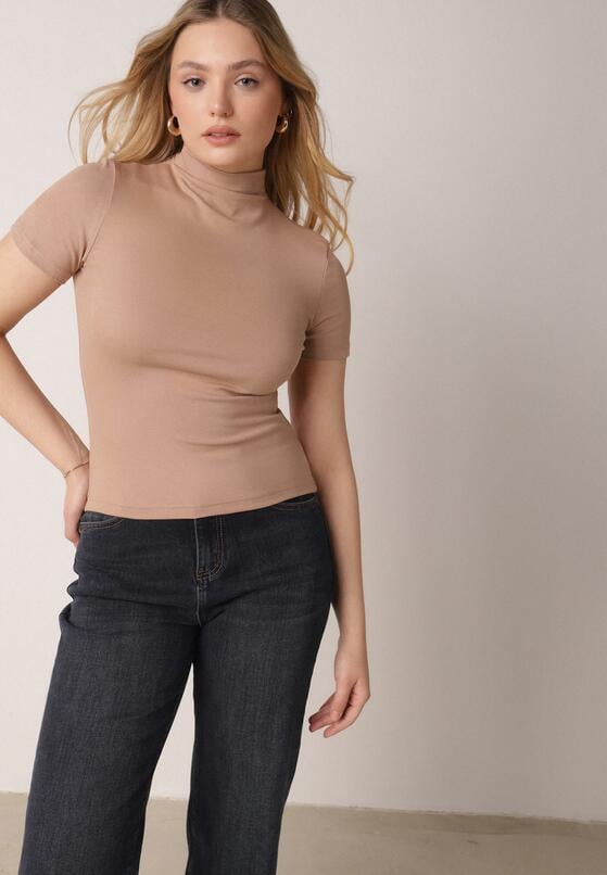 Beżowy Dopasowany T-shirt z Wiskozy z Golfem Isovera 4