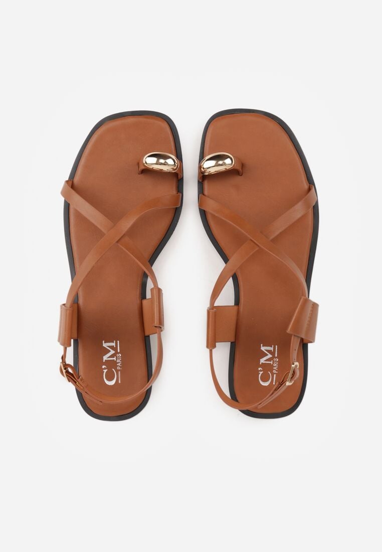 Brązowe Sandały w Stylu Japonek z Metaliczną Ozdobą Catelin 6