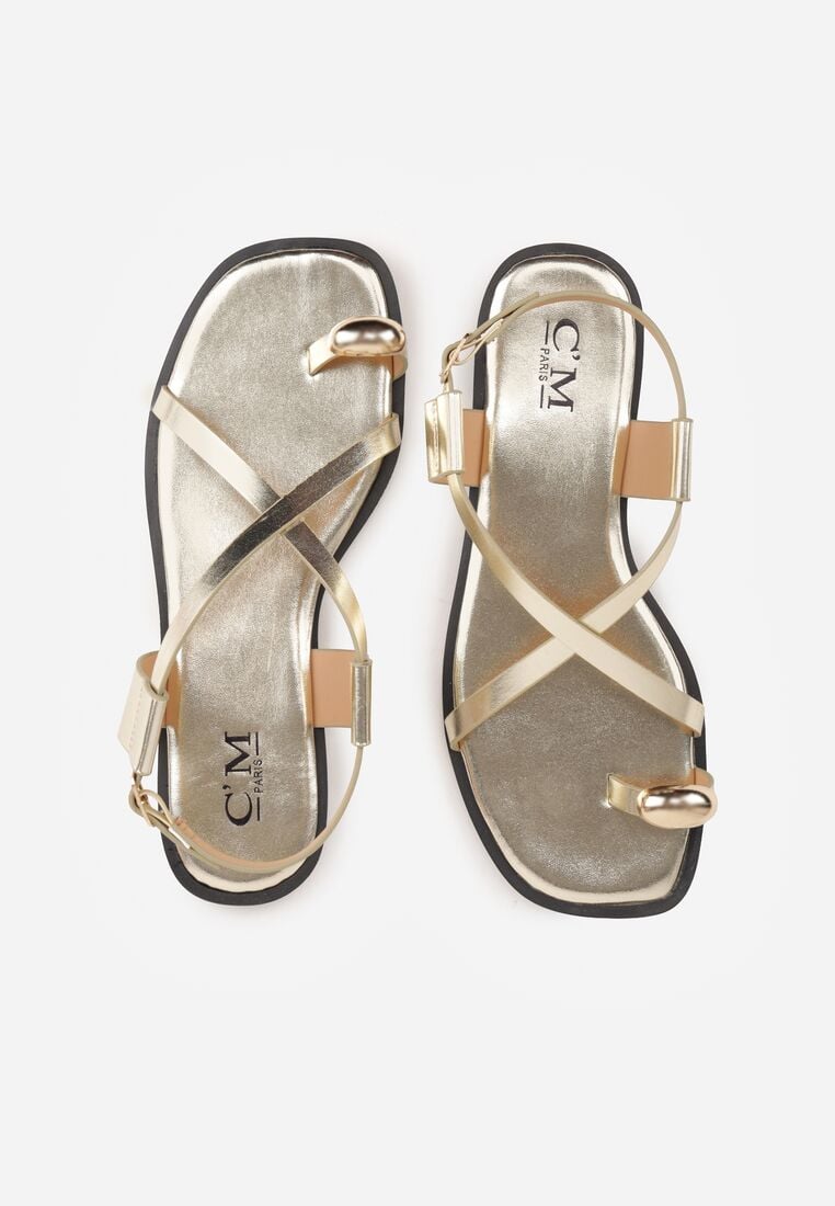 Złote Sandały w Stylu Japonek z Metaliczną Ozdobą Catelin 6