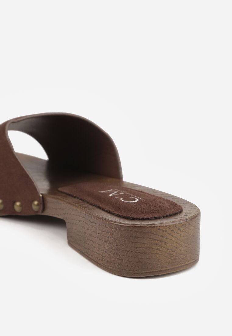 Ciemnobrązowe Klapki Ozdobione Nitami Jehlone 8