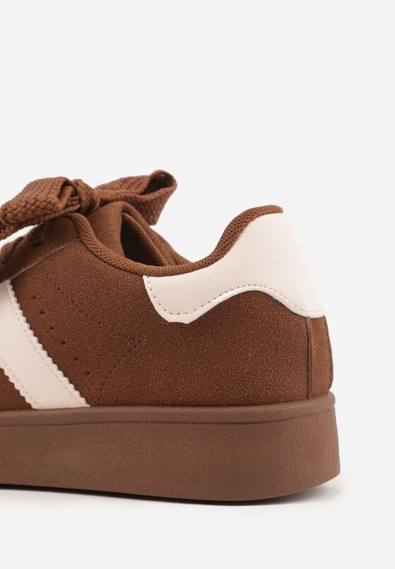 Brązowo-Białe Sneakersy z Ozdobnymi Naszywkami z Boku Galdexis 8