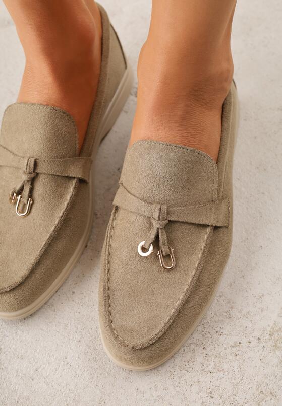 Jasnozielone Mokasyny z Imitacji Zamszu z Ozdobnym Przeszyciem i Zawieszką Veleyra 3