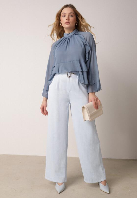 Niebieskie Szerokie Spodnie z Wysokim Stanem z Domieszką Bawełny i Geometryczną Klamrą Syliteia 1