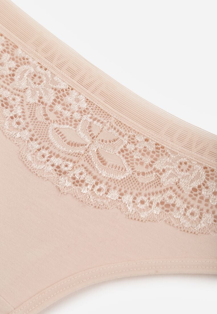 Beżowe Majtki Stringi z Bawełną Ozdobione Koronką Thelanthe 3