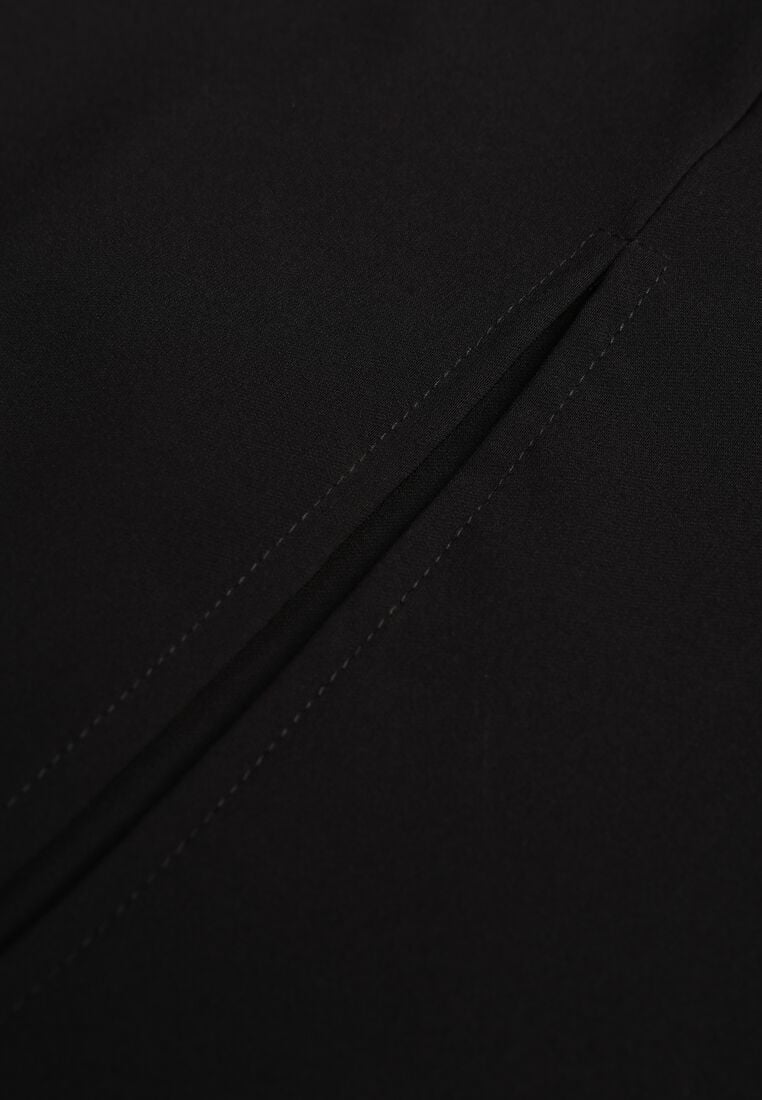 Czarne Spódnico-Szorty z Wysokim Stanem Zdobione Rozcięciem Crethoesa 8