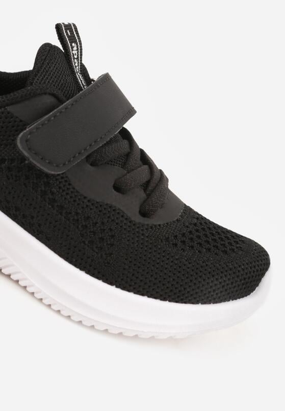 Czarno-Białe Buty Sportowe Sneakersy z Perforacją i Tłoczoną Podeszwą Uriltora 6