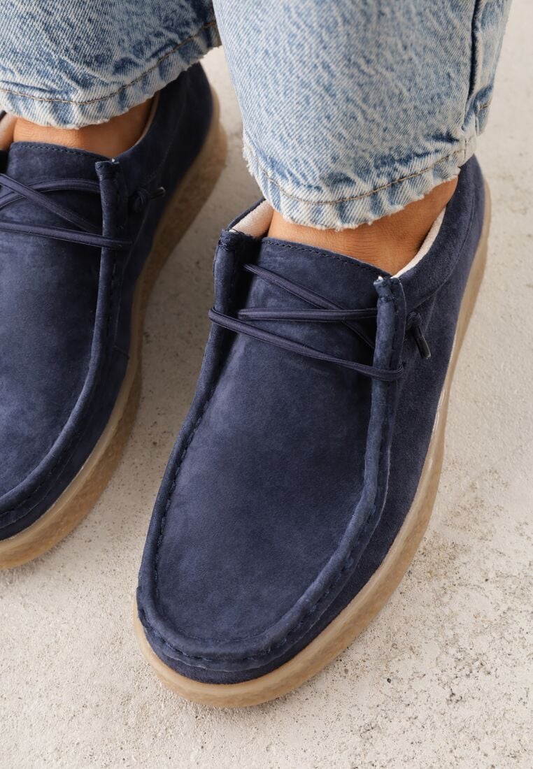 Granatowe Zamszowe Półbuty ze Skórzaną Wkładką i Ozdobnymi Przeszyciami Olenos 3
