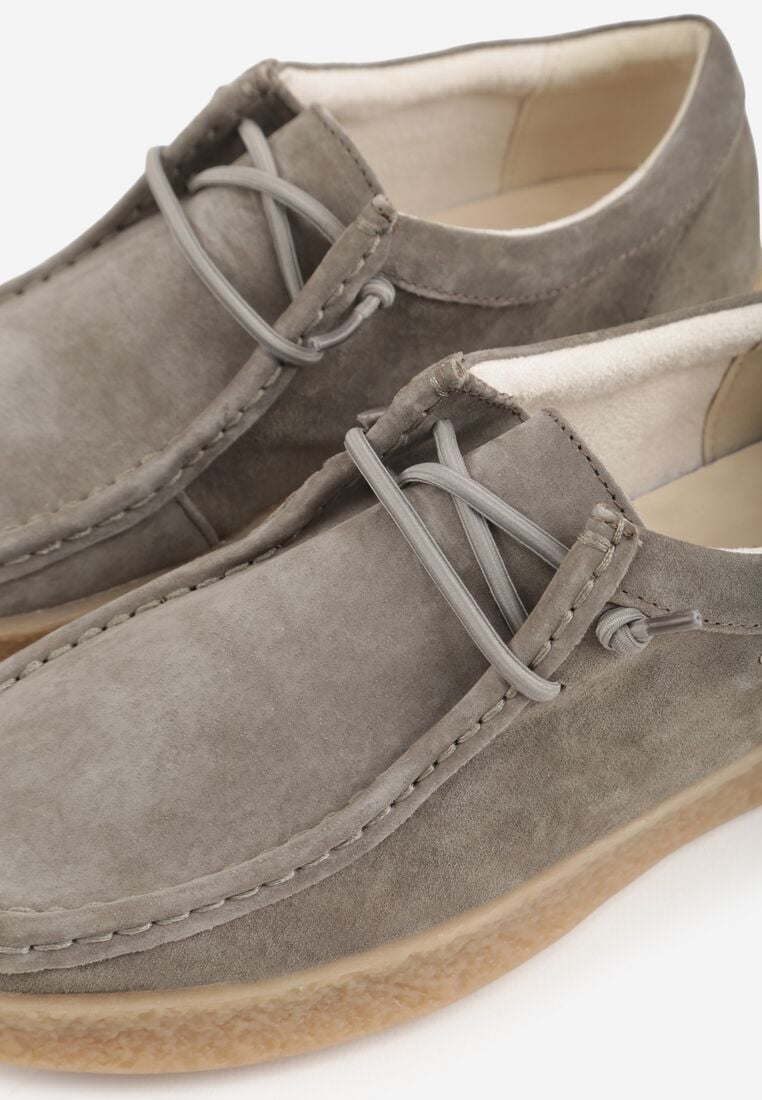 Ciemnobeżowe Zamszowe Półbuty ze Skórzaną Wkładką i Ozdobnymi Przeszyciami Olenos 8