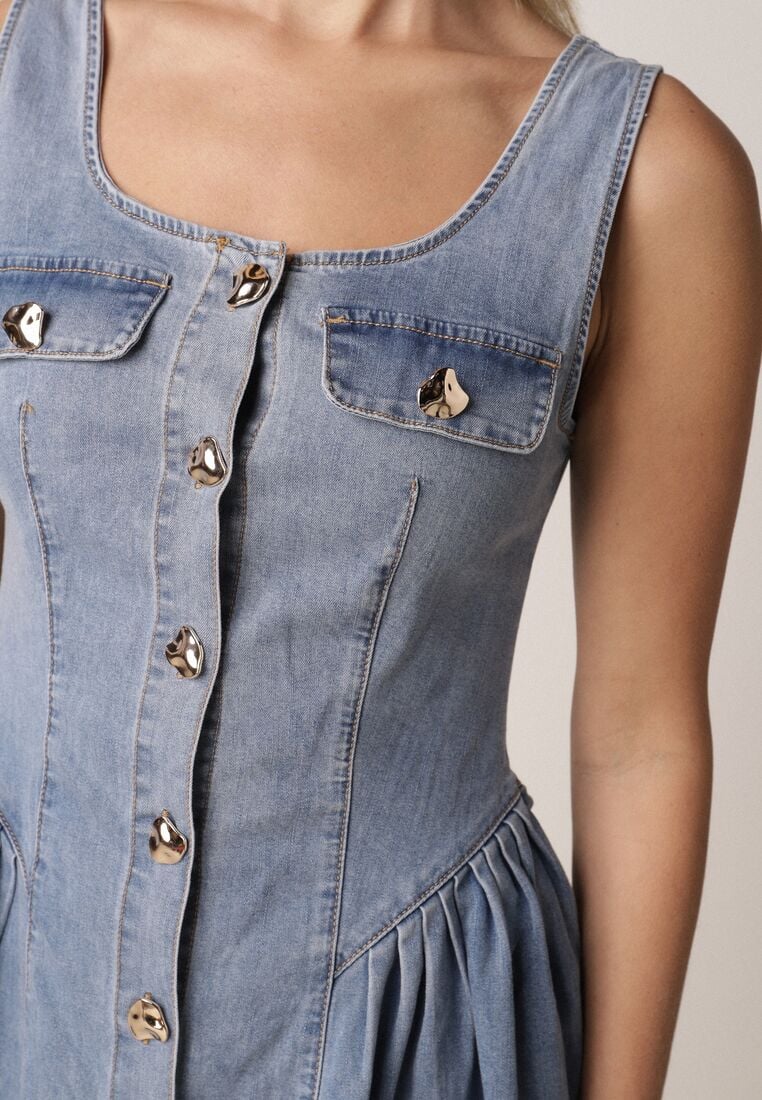 Jasnoniebieska Jeansowa Sukienka z Bawełny o Rozkloszowanym Kroju z Guzikami Nikesilea 5