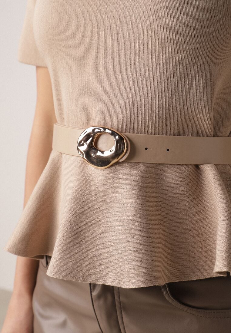 Beżowa Bluzka Dzianinowa z Baskinką i Paskiem Lyvara 4