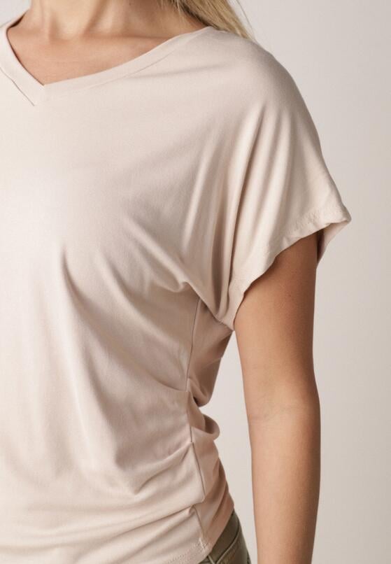 Beżowy T-shirt z Wiskozy z Trójkątnym Dekoltem Achiore 5