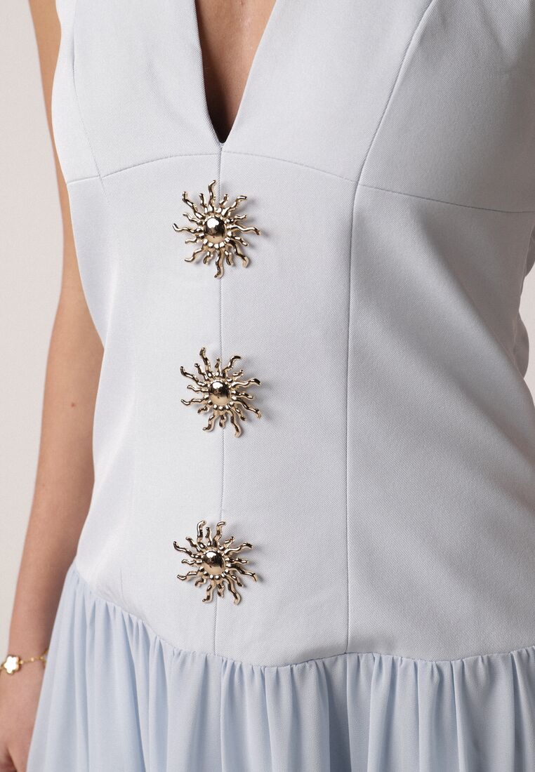 Niebieska Sukienka z Wiązanym Dekoltem Typu Halter i Biżuteryjnymi Guzikami Raena 5