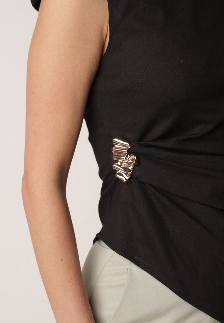 Czarna Bawełniana Bluzka o Asymetrycznym Marszczonym Kroju z Aplikacją Omphasia 5