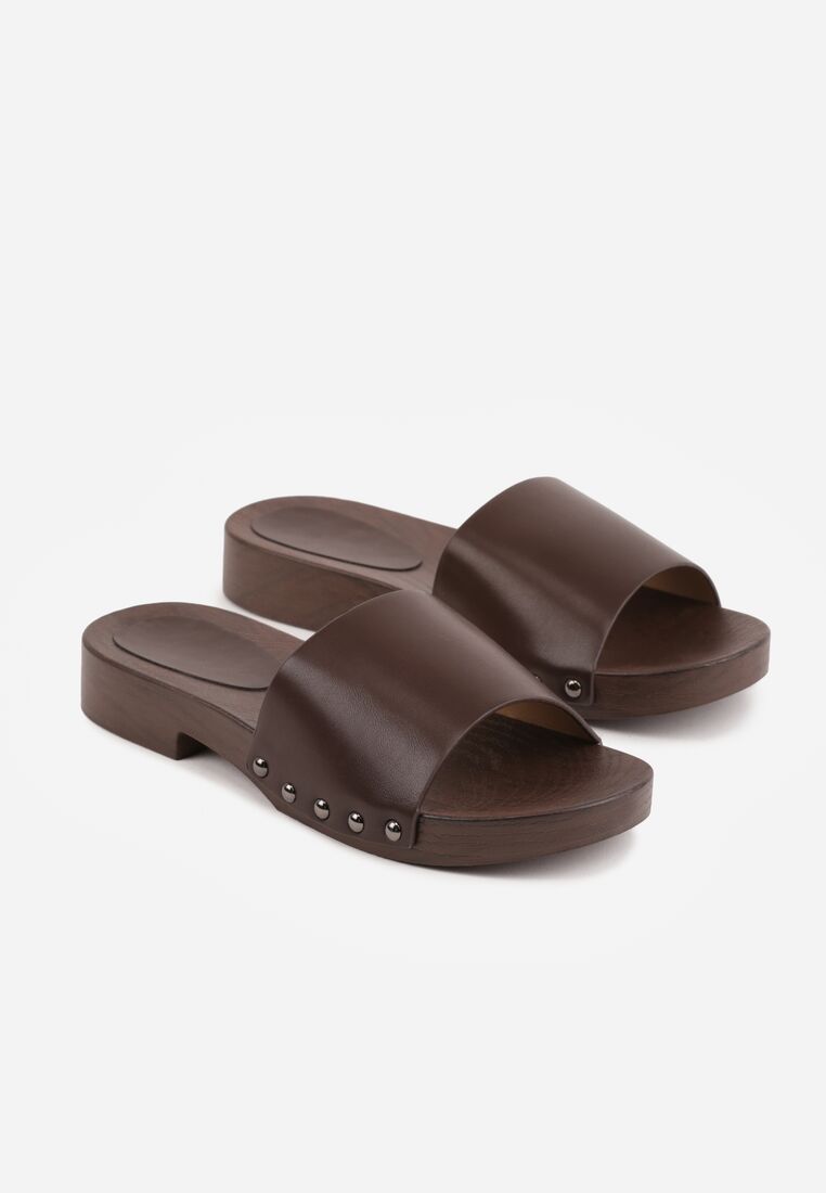 Ciemnobrązowe Klapki w Klasycznym Stylu z Nitami Talove 5