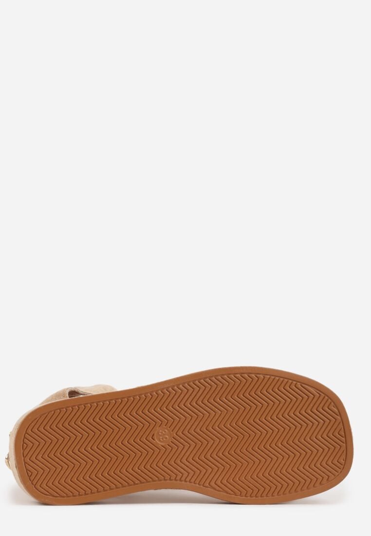 Ciemnobeżowe Sandały w Stylu Botków z Ozdobną Klamrą Theaneasi 7