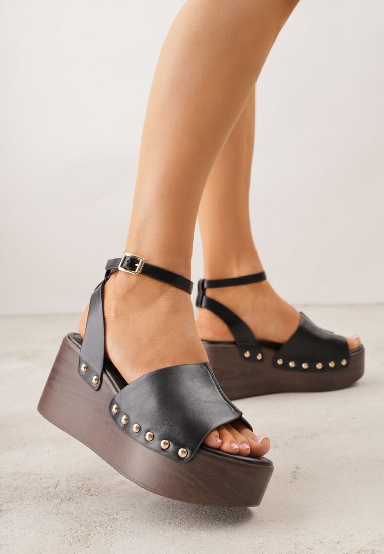 Czarne Sandały na Koturnie i Platformie Ozdobione Nitami Rhethe 1