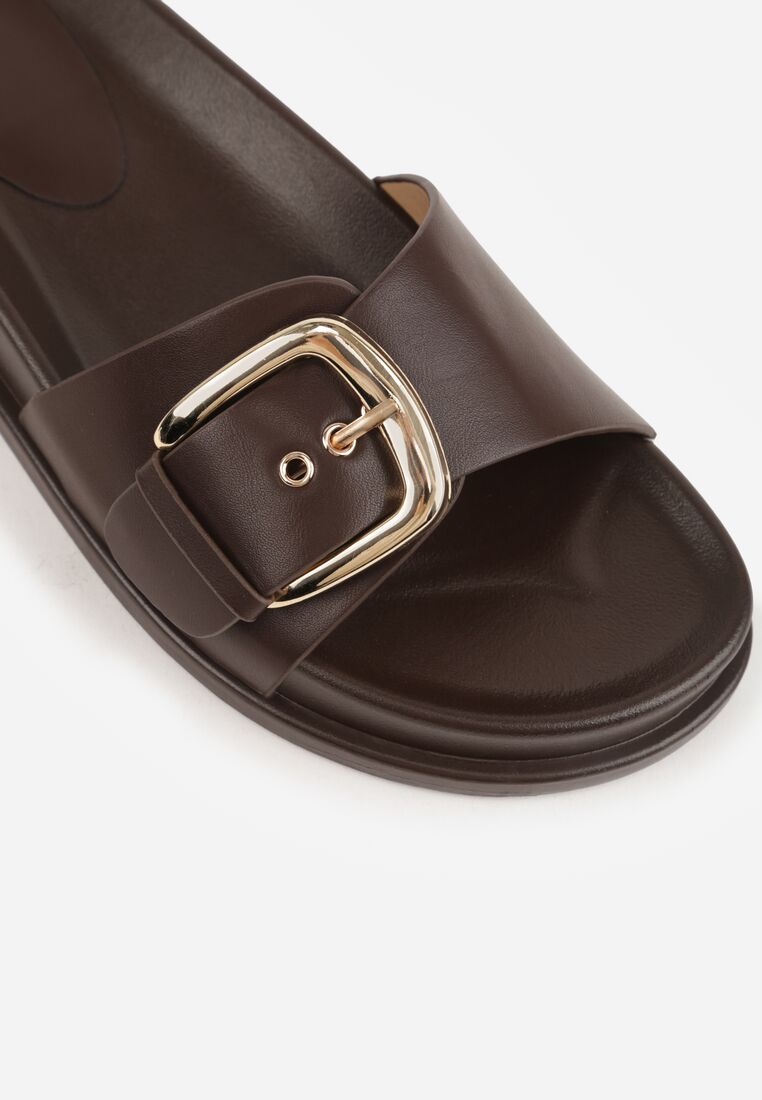 Ciemnobrązowe Klapki na Grubej Podeszwie Ozdobione Metaliczną Klamrą Lorefer 8