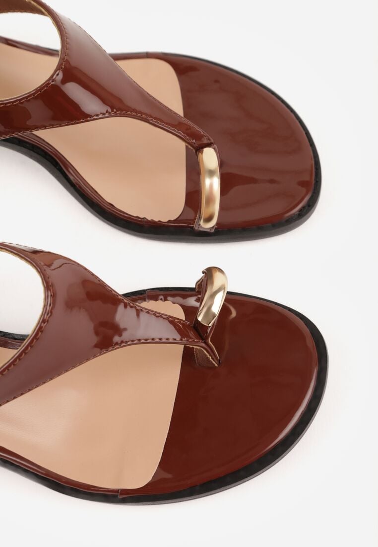 Brązowe Sandały Japonki na Słupku z Biżuteryjną Ozdobą Uhryss 8