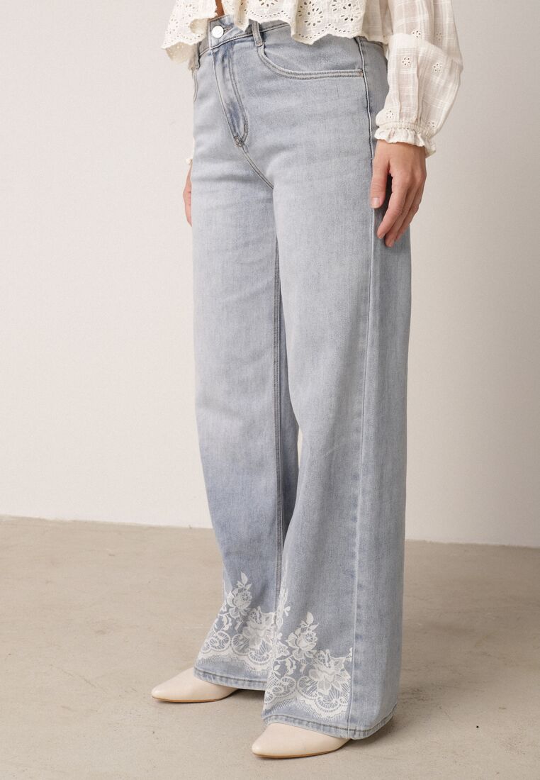 Niebieskie Szerokie Jeansy z Ozdobnym Boho Nadrukiem na Nogawkach Asoochis 4