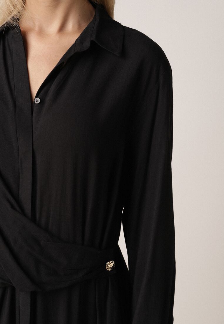 Czarna Wiskozowa Sukienka Koszulowa z Marszczeniem i Guzikiem w Talii Lennatha 5