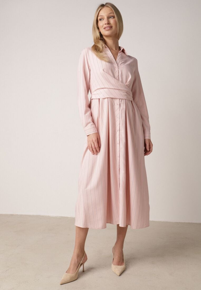 Różowa Koszulowa Sukienka z Wiskozy z Ozdobnym Marszczeniem w Talii Batena 4
