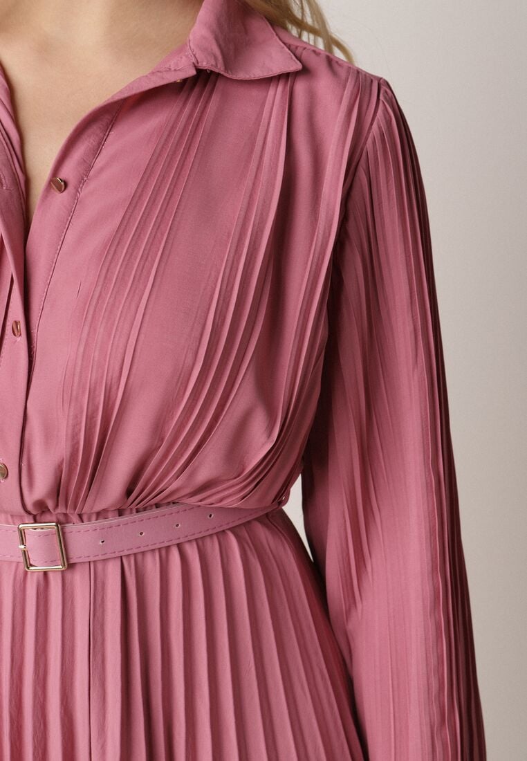 Fuksjowa Sukienka Plisowana o Koszulowym Kroju z Paskiem z Klamrą Efronta 5