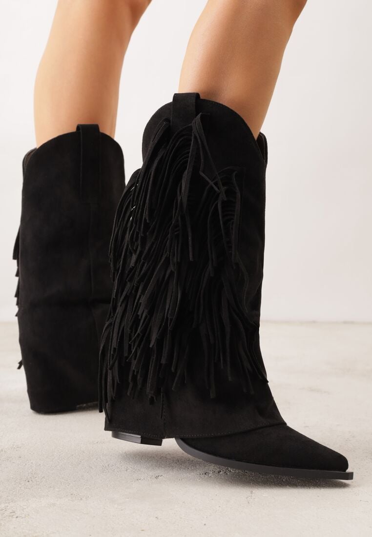 Czarne Botki Typu Kowbojki na Obcasie z Wywiniętą Cholewką i Frędzlami Uemiris 1