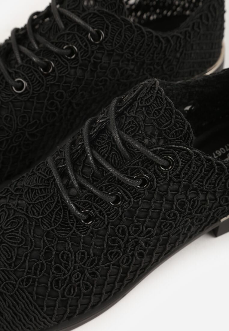 Czarne Ażurowe Półbuty z Metaliczną Wstawką Homonis 9