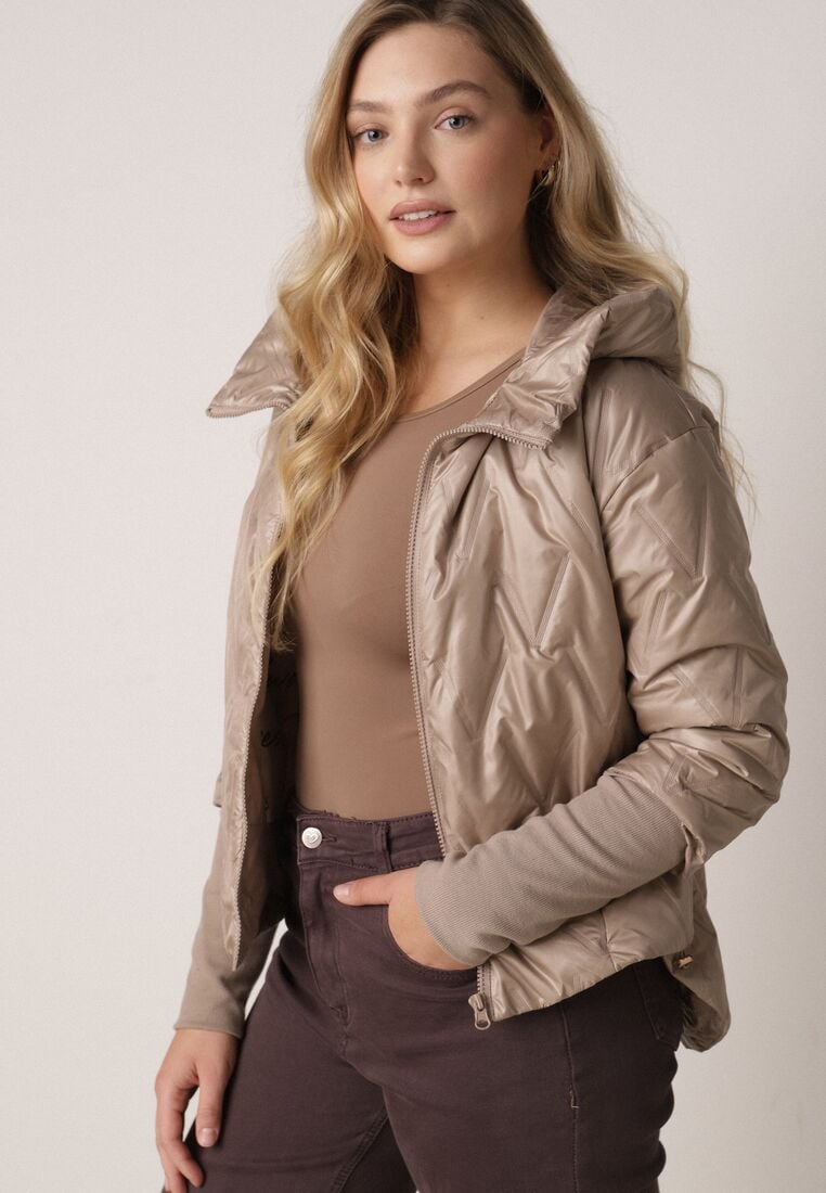 Ciemnobeżowa Kurtka z Kapturem Pikowana z Materiałowymi Wykończeniami Sofie 1