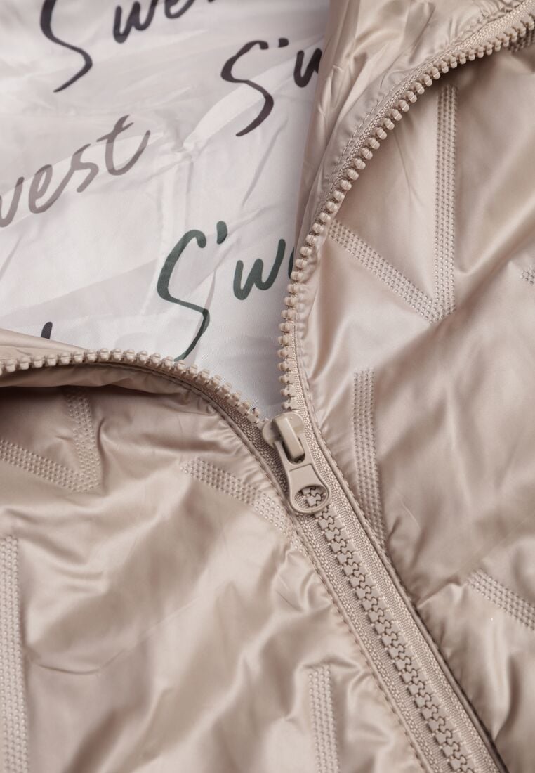 Ciemnobeżowa Kurtka z Kapturem Pikowana z Materiałowymi Wykończeniami Sofie 8