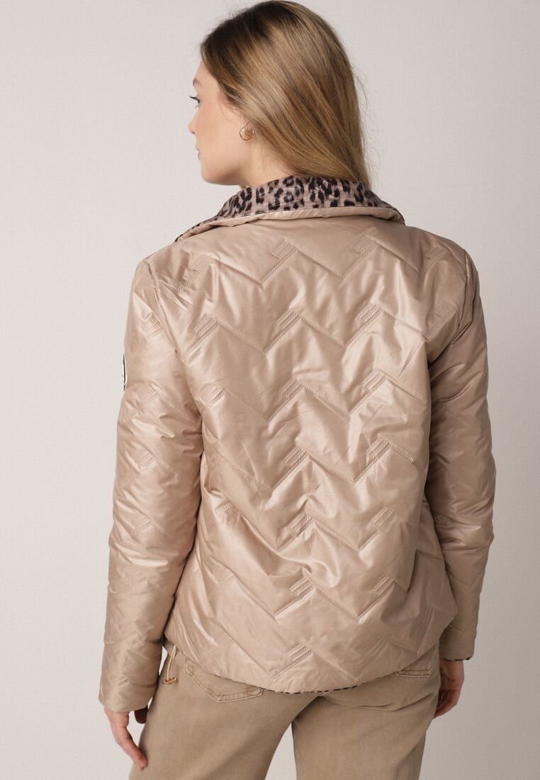 Ciemnobeżowa Dwustronna Kurtka Pikowana Ozdobiona Naszywką i Panterką Nemopis 3