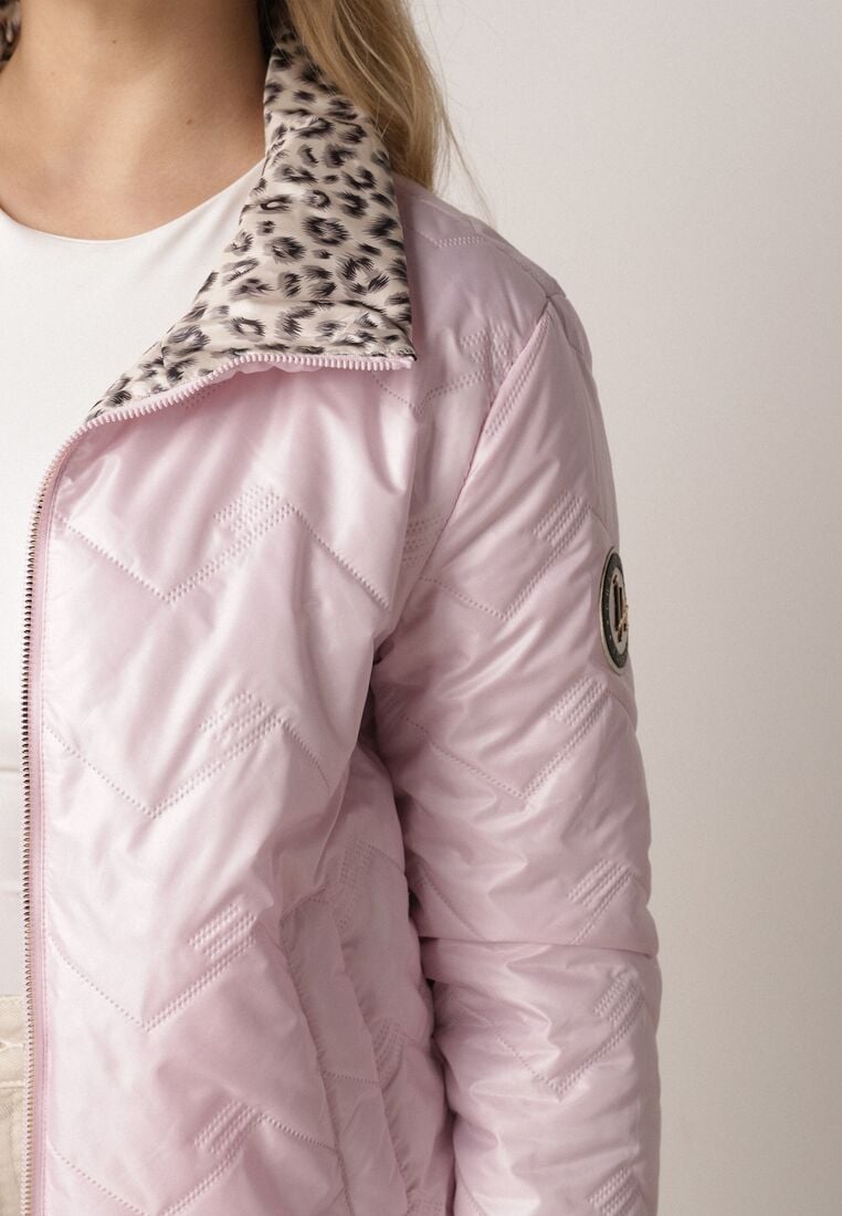 Różowa Dwustronna Kurtka Pikowana Ozdobiona Naszywką i Panterką Nemopis 5