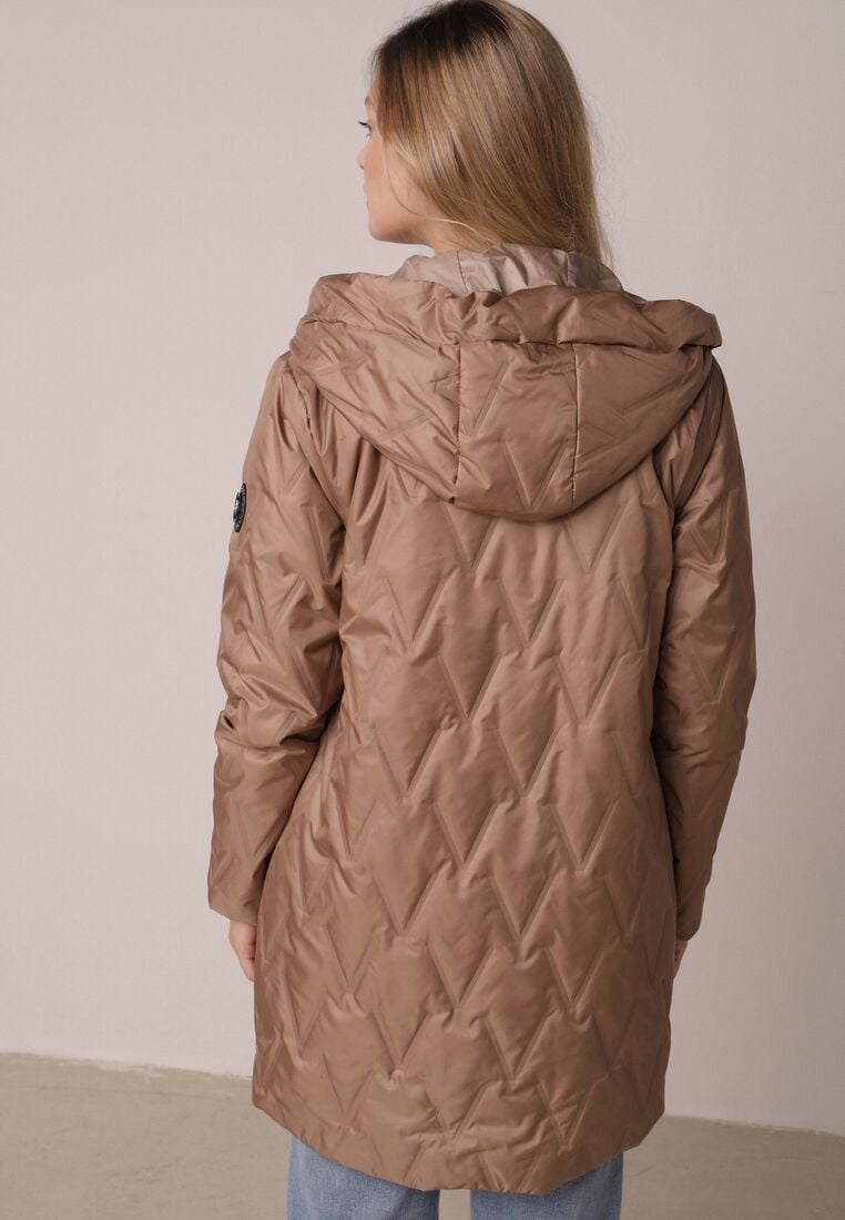 Jasnobrązowa Pikowana Kurtka Przejściowa Parka z Kapturem o Długim Kroju z Ozdobą Isaline 3
