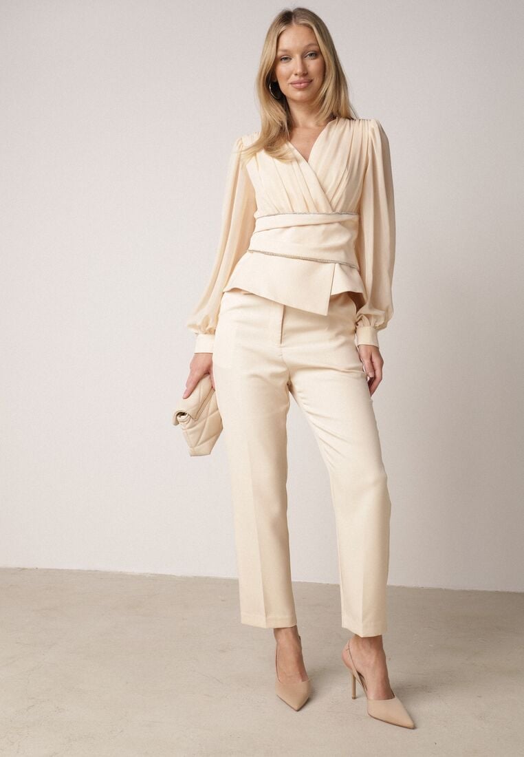 Beżowa Bluzka Kopertowa VICES z Dekoltem V Bufiastymi Rękawkami i Zaakcentowanymi Ramionami Tine 2