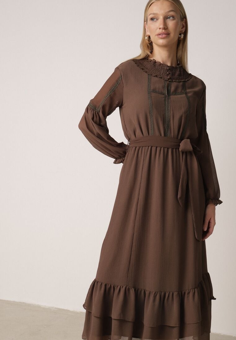 Brązowa Rozkloszowana Sukienka Ozdobiona Falbanami Paskiem i Guzikami Nevissia 4