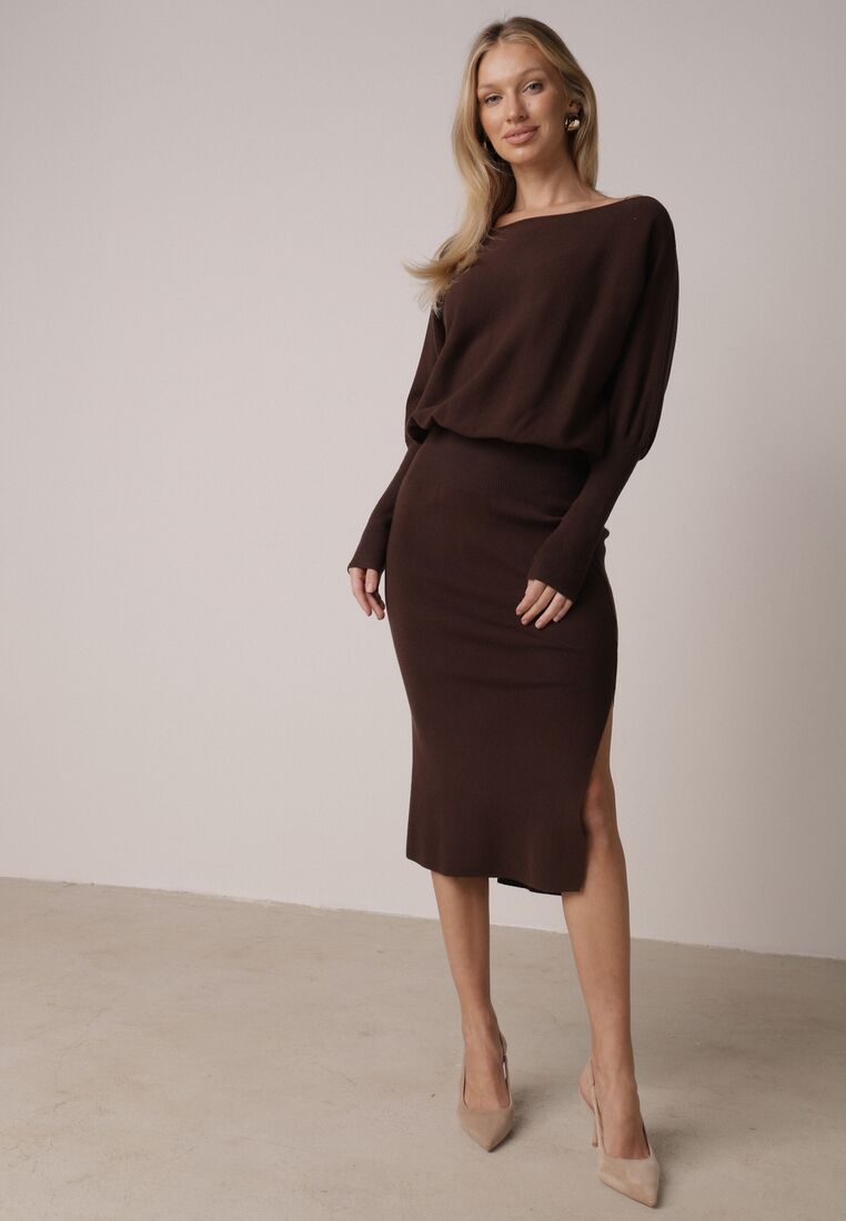 Brązowa Dzianinowa Sukienka z Wiskozą o Nietoperzowym Kroju z Dekoltem w Łódkę Tisan 1