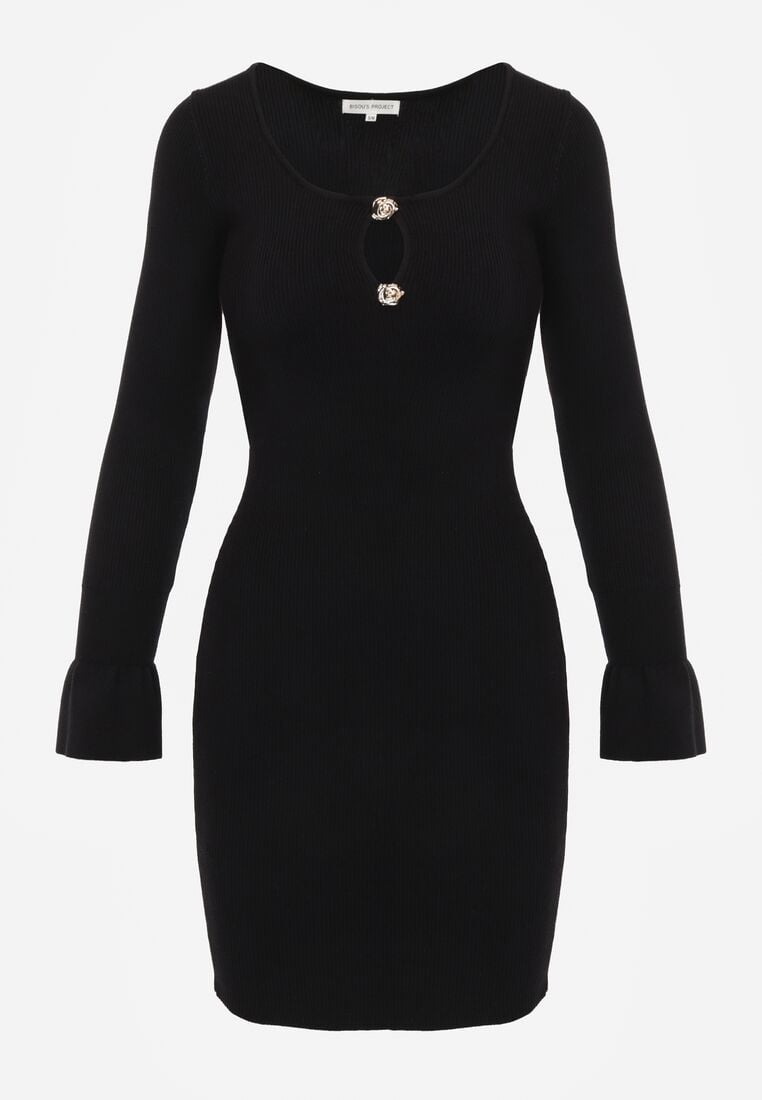 Czarna Sweterkowa Sukienka Dopasowana z Wiskozy z Falbankami i Guzikami Nevinndra 6
