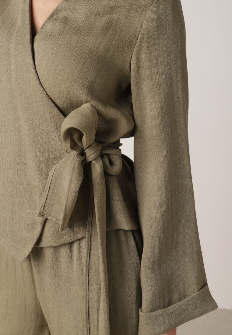 Zielona Kopertowa Bluzka z Wiskozy Ozdobiona Wiązaniem Velanitte 5