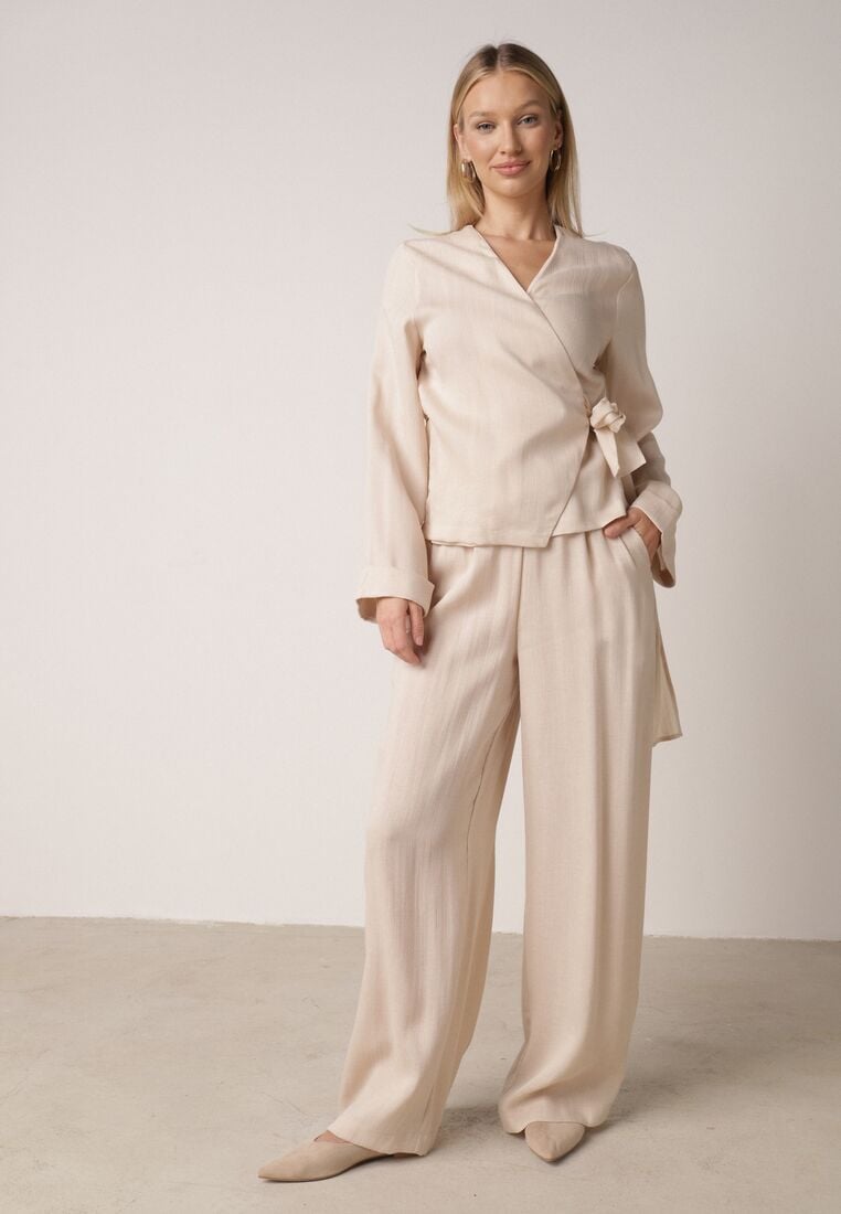 Beżowa Kopertowa Bluzka z Wiskozy Ozdobiona Wiązaniem Velanitte 2