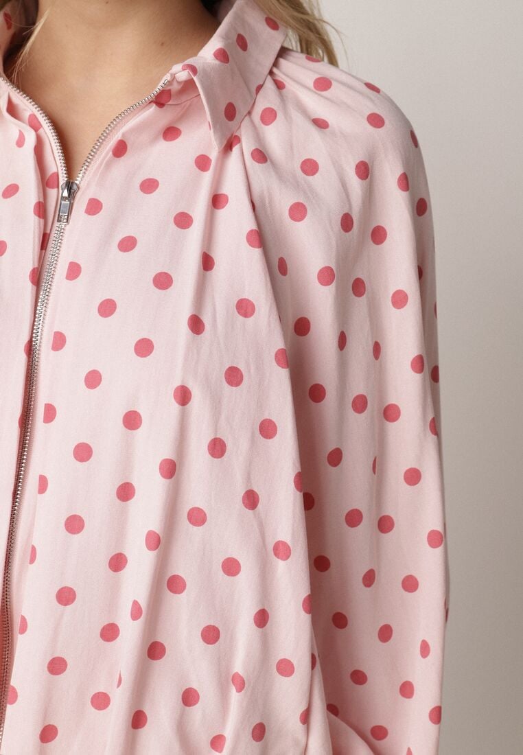 Różowa Bluza w Groszki z Wiskozą o Nietoperzowym Kroju z Kołnierzykiem Rayo 5