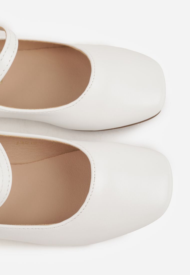 Białe Eleganckie Balerinki z Paskiem z Klamerką i Kwadratowym Noskiem Brilea 5
