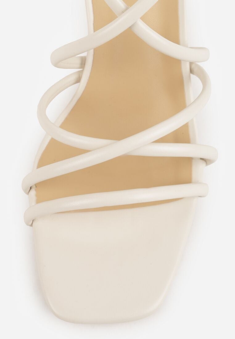 Beżowe Sandały na Szpilce z Przeplatanymi Paskiami i Kwadratowym Noskiem Baloria 9
